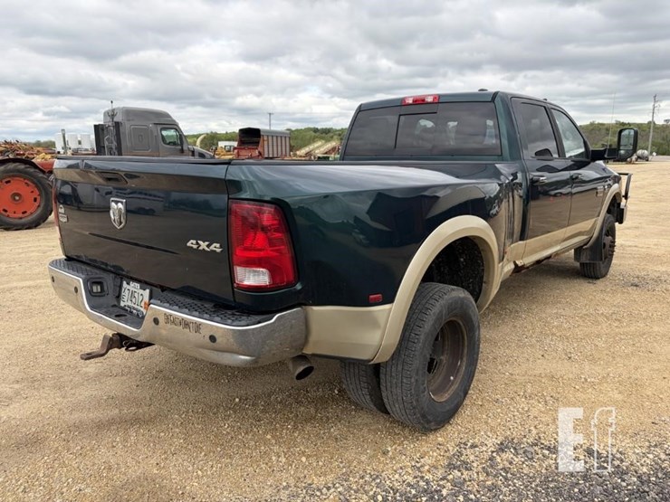2011-dodge-ram-3500-image-3