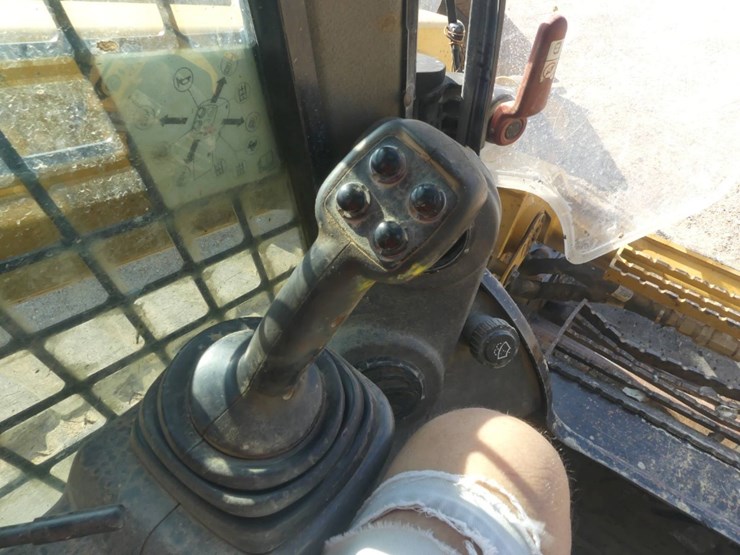 2016-caterpillar-289d-image-11