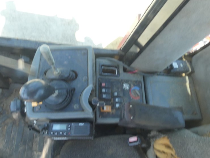 2006-caterpillar-930g-image-16