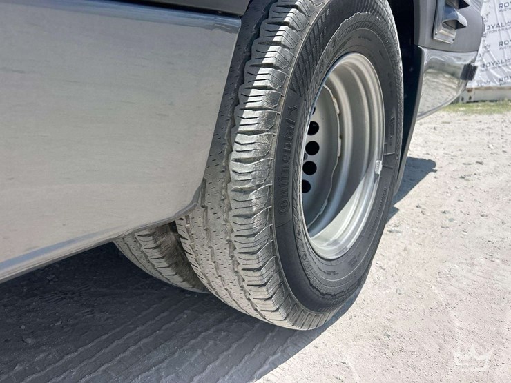 2021-mercedes-benz-sprinter-4500-image-36