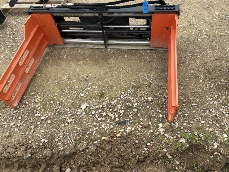 l1---wig-skid-steer-clamp-image-1