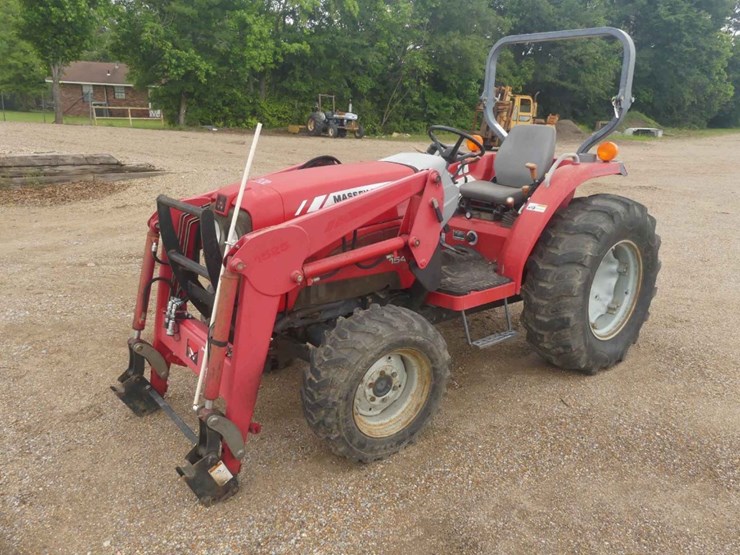 massey-ferguson-1540-image-1
