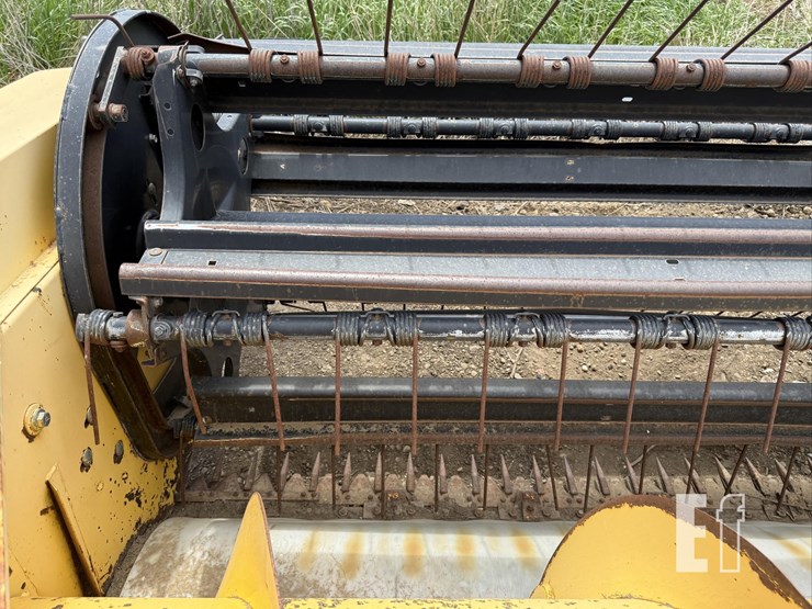 new-holland-2326-image-17
