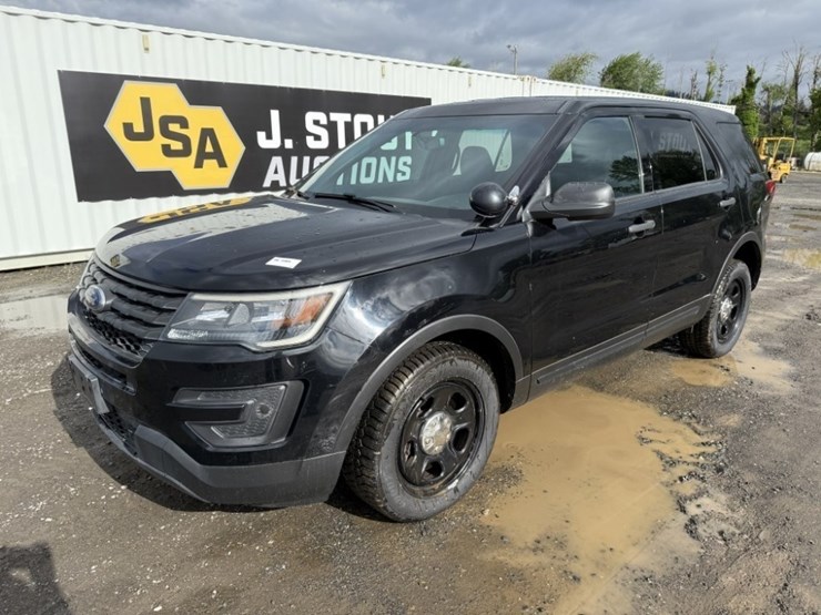 2016-ford-explorer-image-1