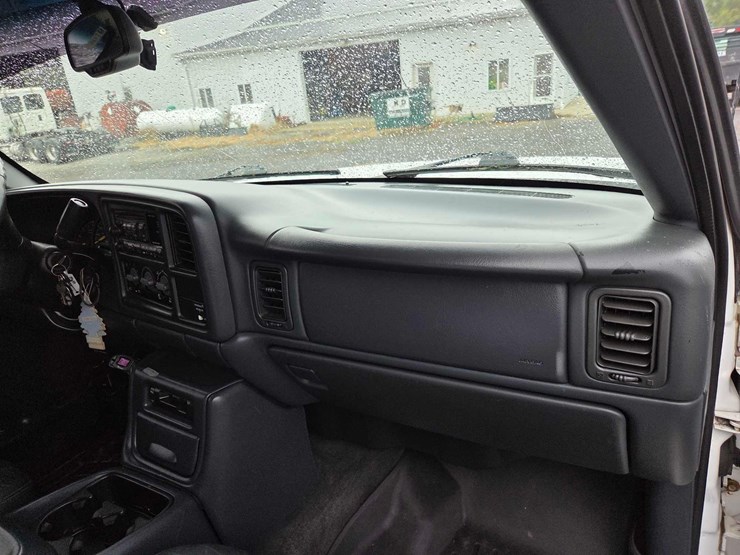 2001-chevrolet-3500-image-43