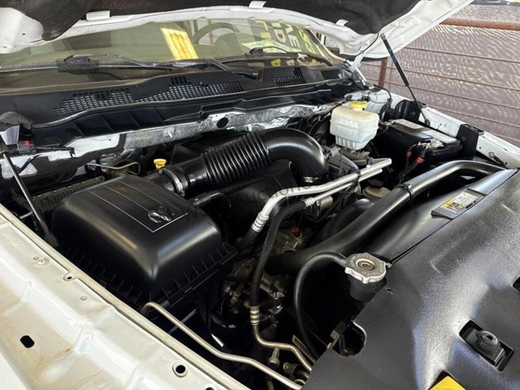 2017-dodge-2500-image-14