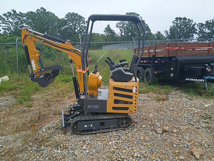 #24704-•-2025-agt-mx12rx-mini-escavator-image-1