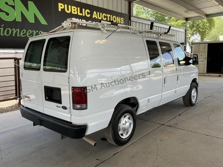 2012-ford-cargo-image-7