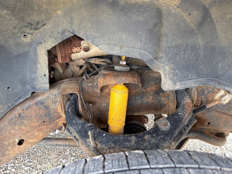 2004-chevrolet-silverado-3500-image-23
