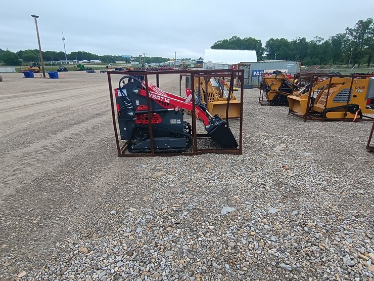 #24710-•-2025-agt-ysrt14-mini-skidsteer-image-1