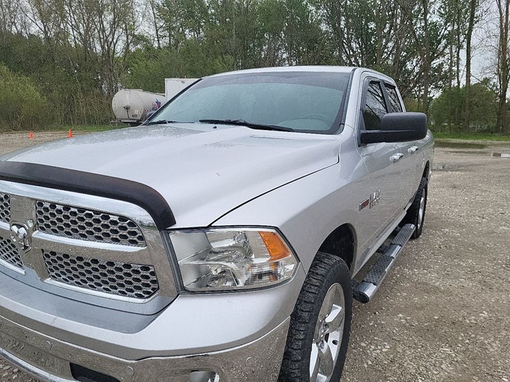 2014-dodge-1500-image-23