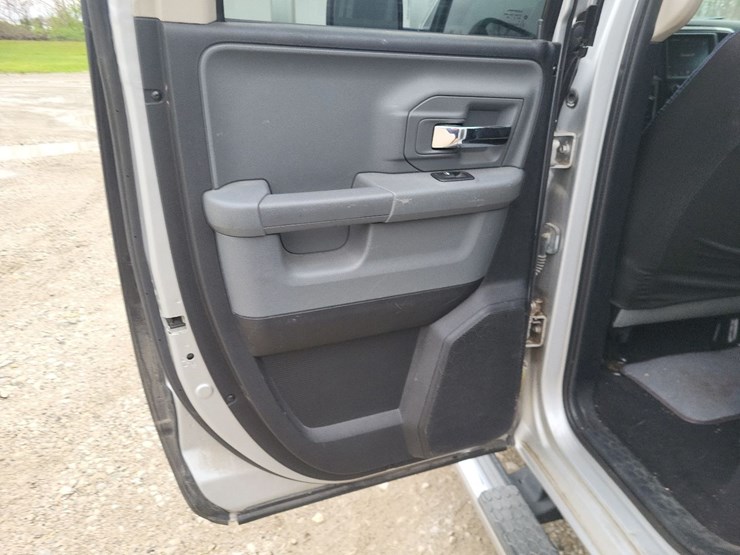 2014-dodge-1500-image-54