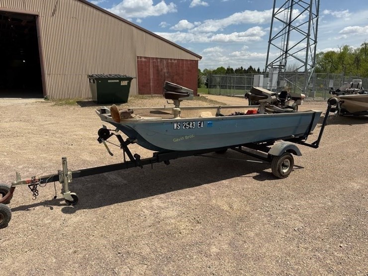 13'-fishing-boat-image-2
