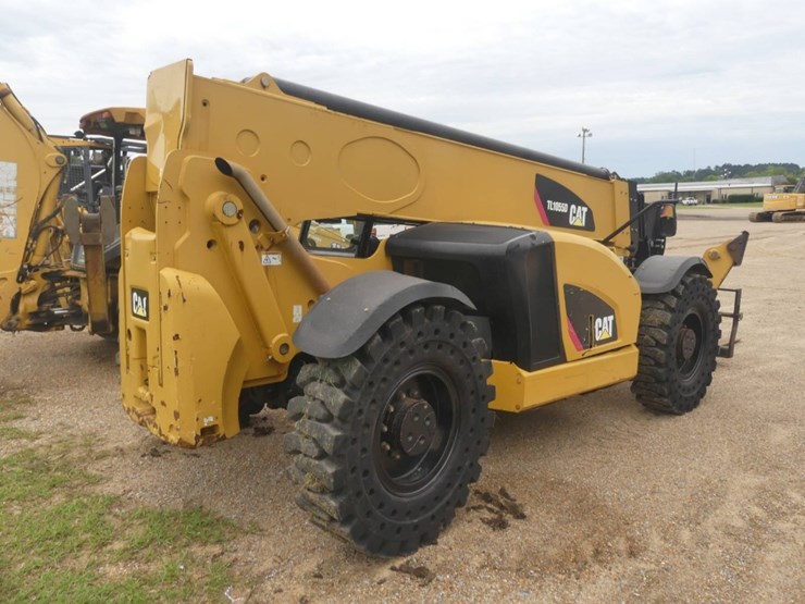2019-caterpillar-tl1055d-image-3