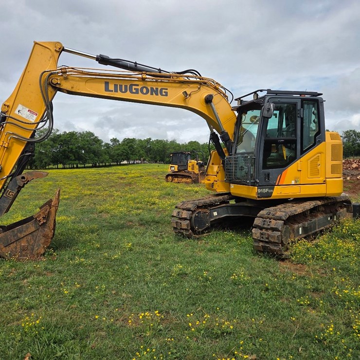 2022 LiuGong excavator - only 318 hours