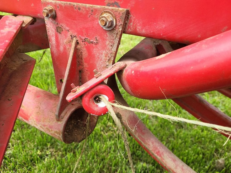 new-holland-273-image-33