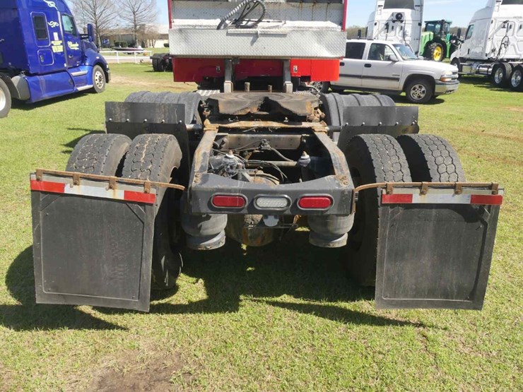 2017-peterbilt-389-image-6
