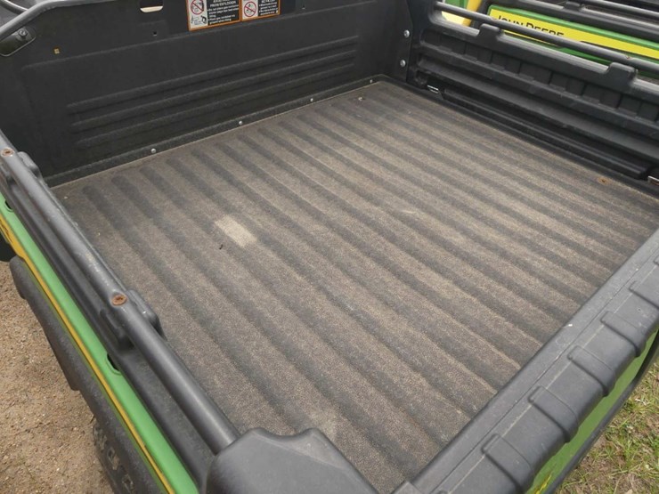 2024-john-deere-gator-image-5