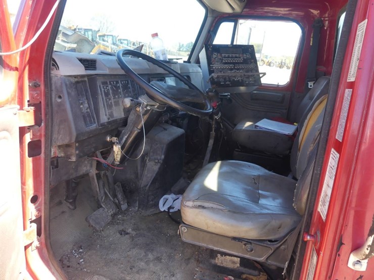 2000-international-4700-image-13