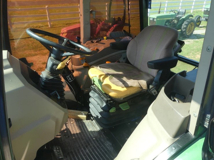 2014-john-deere-6105d-image-13