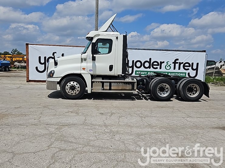 2019-freightliner-cascadia-125-image-1
