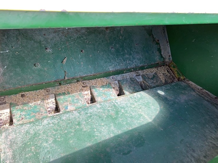john-deere-8300-image-30