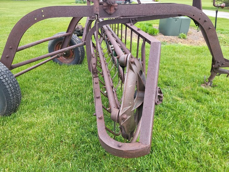 new-idea-bar-hay-rake-image-20