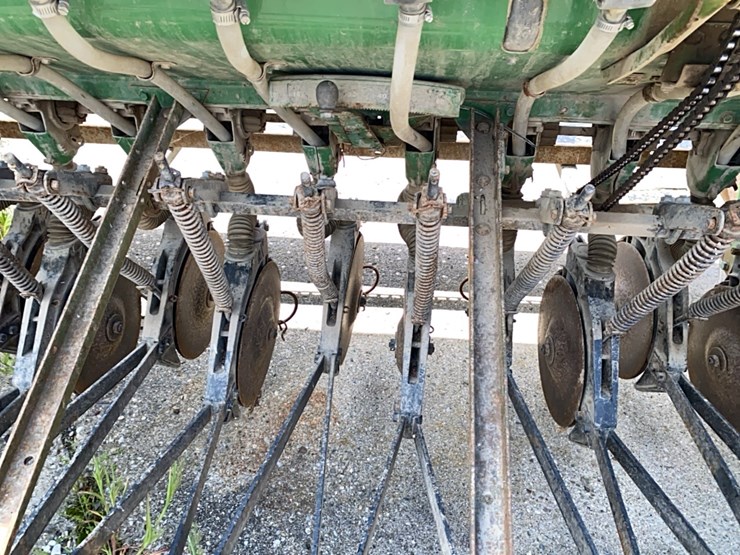 john-deere-8300-image-11