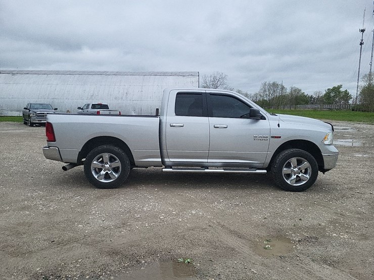 2014-dodge-1500-image-19