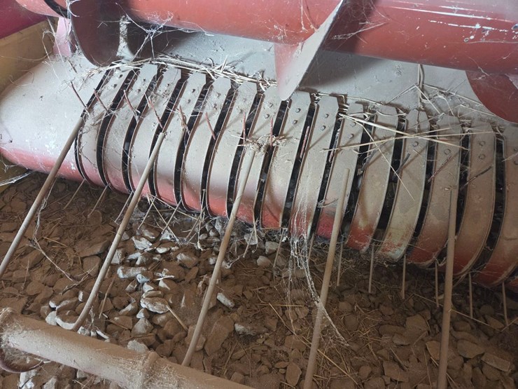 hesston-7500-image-30
