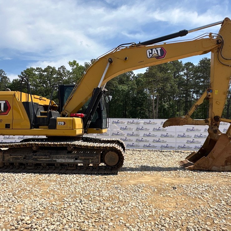 2021 CATERPILLAR 320