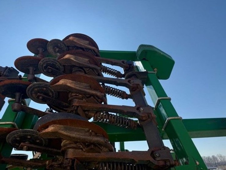 2010-john-deere-1990-image-44