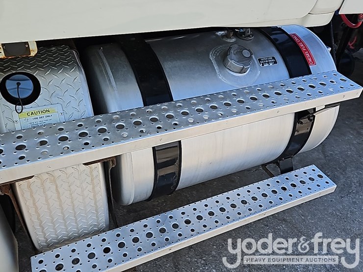 2019-freightliner-cascadia-125-image-22