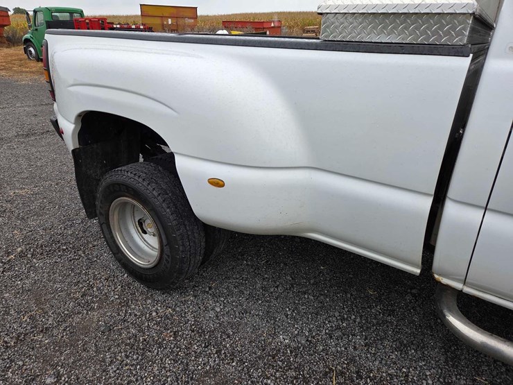 2001-chevrolet-3500-image-5