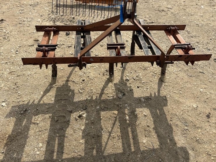 l3---5'-chisel-plow-image-1