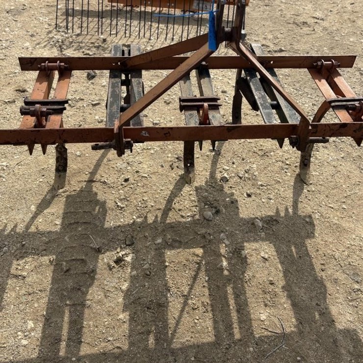 L3 - 5' Chisel Plow