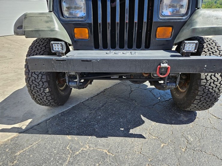 1995-jeep-wrangler-image-9