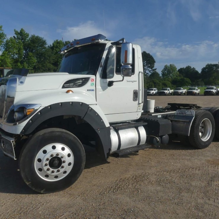 2013 INTERNATIONAL WORKSTAR 7600