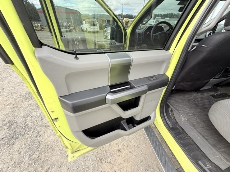 2017-ford-f150-image-23
