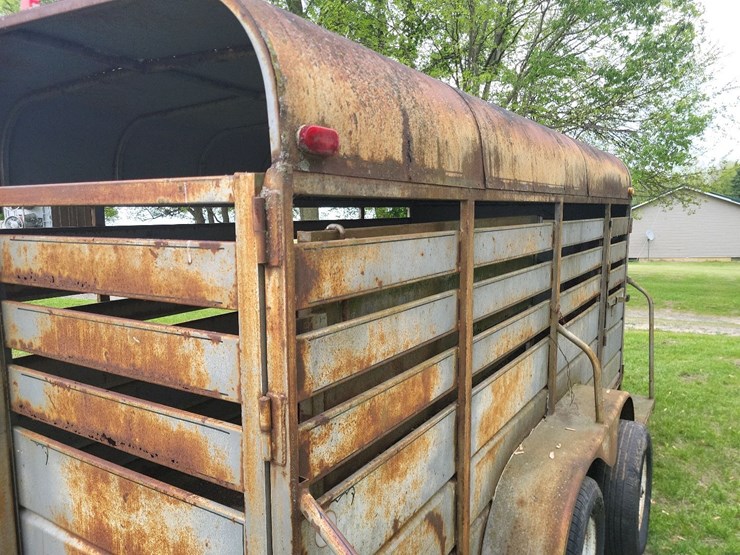 1990-s&h-tandem-axle-bumper-livestock-trailer-image-39