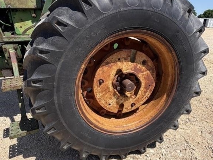 john-deere-4020-image-19