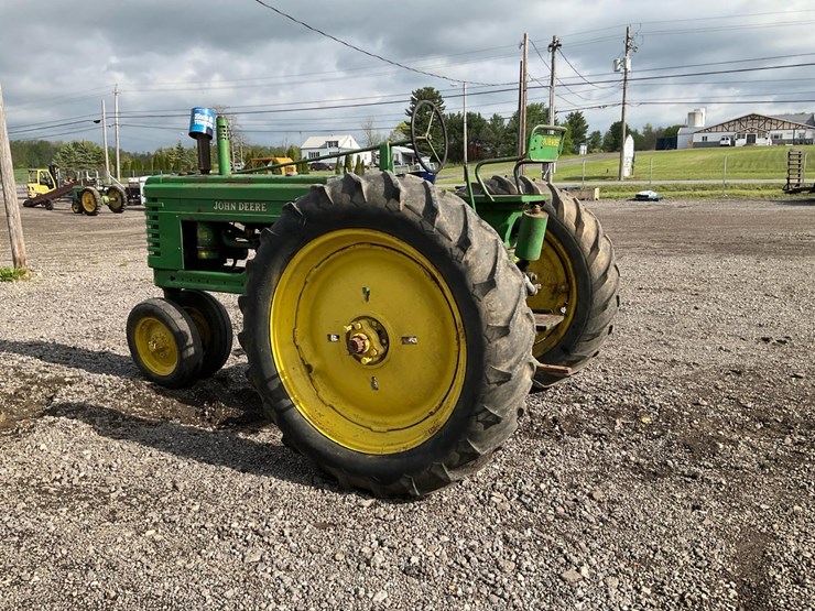 john-deere-b-image-5