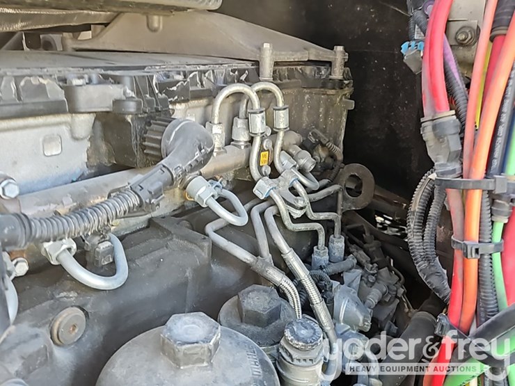 2019-freightliner-cascadia-125-image-38