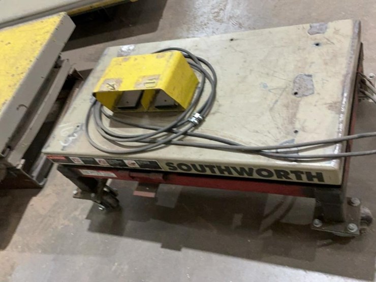 #163-•-southworth-lift-table-image-1