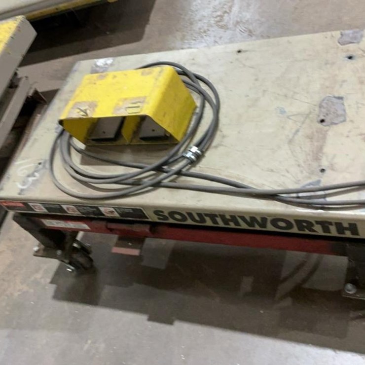 #163 • Southworth Lift Table