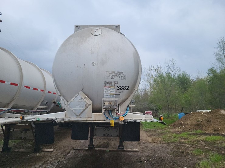 2012-brenner-8820-gallon-aluminum-tandem-axle-semi-tanker-trailer-image-40
