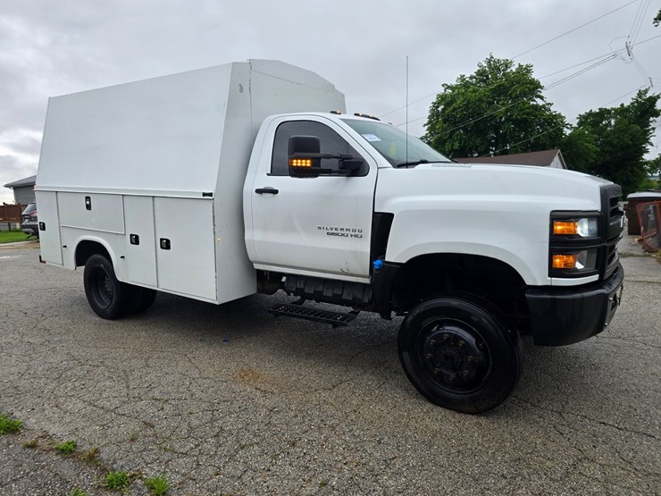 2021-chevrolet-silverado-6500hd-image-22