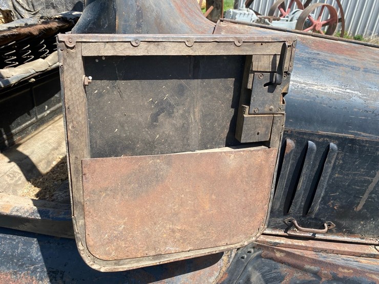 1916-ford-model-t-image-27