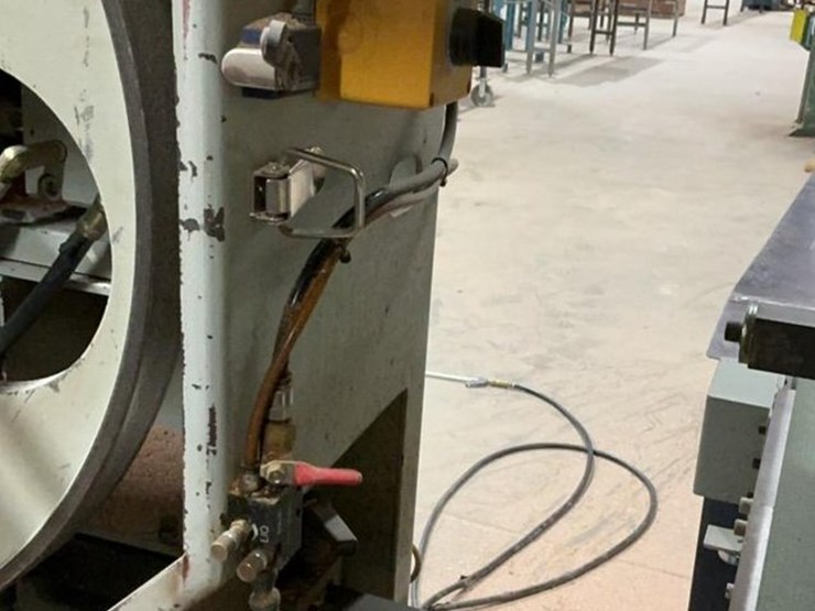 #185-•-2015-kentwood-hbr-300-horizontal-resaw-image-9