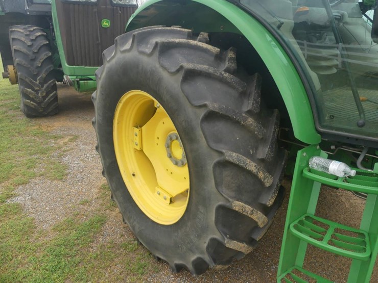 john-deere-6105e-image-9
